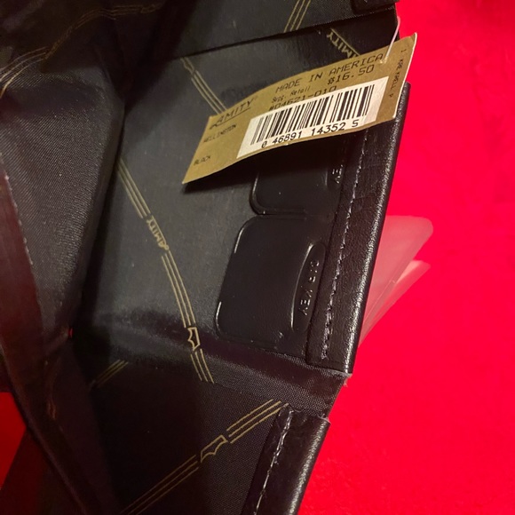 Amity Leather Tri-Fold Wallet - Picture 8 of 9